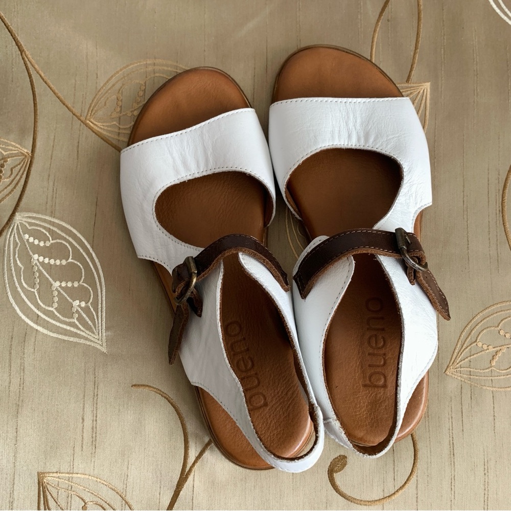BUENO Sandals White with Brown Leather size 37 / 6.5-7